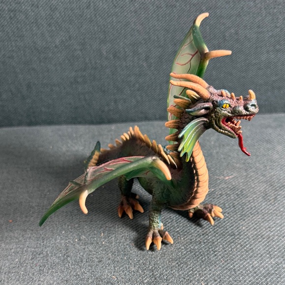 Schleich 72020 Special Edition Dragon Slayer with Fire  Schleich  3 Piece Set: Dragon Figurine with Two Knights